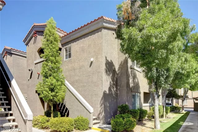 MLS: 2127618 Condo For Sale