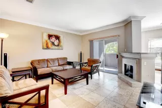 Photo #1: 2127618 Listing