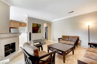 Photo #3: 2127618 Listing