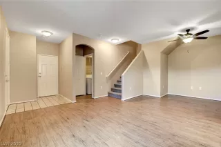 Photo #5: 2127643 Listing 