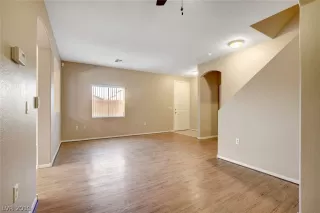 Photo #6: 2127643 Listing 