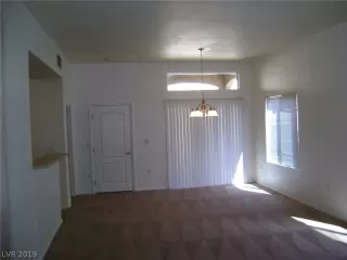 Photo #4: 2127644 Listing