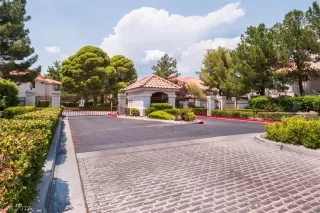 Photo #1: 2127648 Listing 