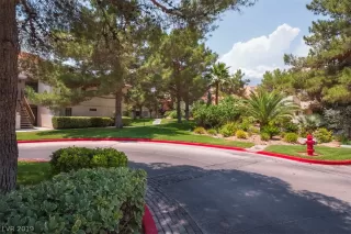 Photo #4: 2127648 Listing 