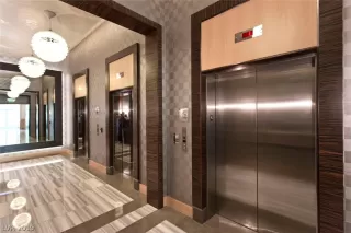 Photo #2: 2127650 Listing