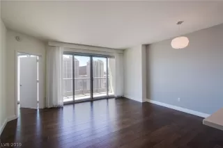 Photo #5: 2127650 Listing