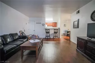 Photo #1: 2127691 Listing