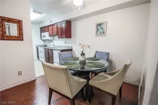 Photo #5: 2127691 Listing