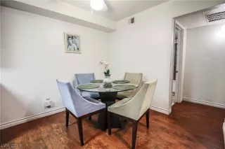 Photo #6: 2127691 Listing