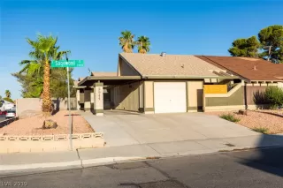 Photo #2: 2127717 Listing