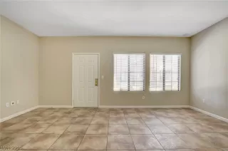 Photo #5: 2127718 Listing