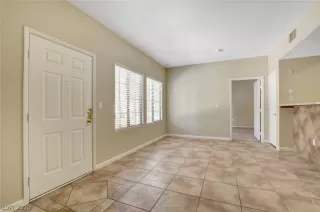 Photo #6: 2127718 Listing