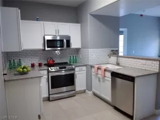 Photo #3: 2127735 Listing