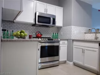 Photo #4: 2127735 Listing