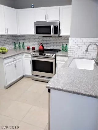 Photo #5: 2127735 Listing