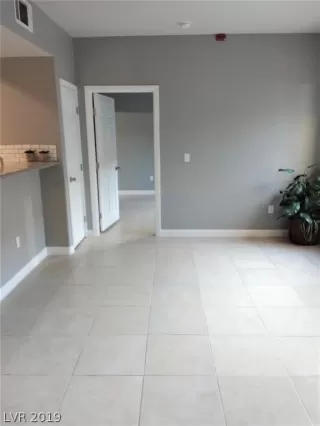 Photo #6: 2127735 Listing