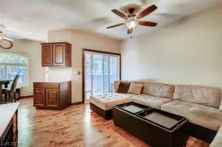 Photo #3: 2127746 Listing