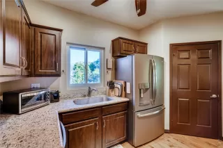 Photo #6: 2127746 Listing