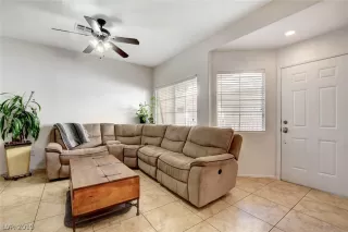 Photo #4: 2127762 Listing 