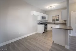 Photo #3: 2127775 Listing 