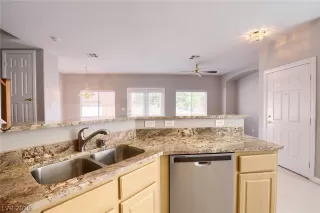 Photo #1: 2127784 Listing 