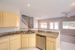 Photo #3: 2127784 Listing 