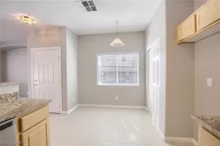 Photo #5: 2127784 Listing 