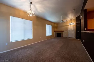 Photo #5: 2127822 Listing