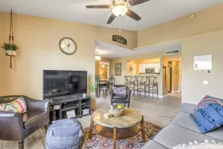 Photo #2: 2127846 Listing