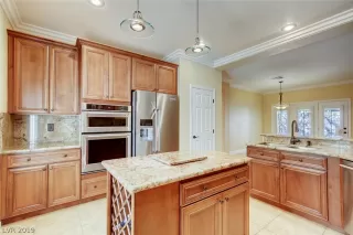 Photo #3: 2127855 Listing