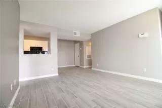 Photo #5: 2127880 Listing