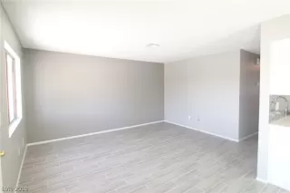 Photo #4: 2127894 Listing