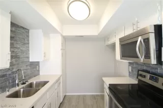 Photo #5: 2127894 Listing