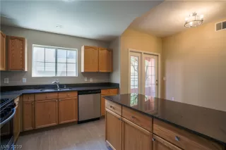 Photo #3: 2127925 Listing