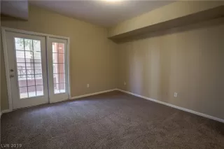 Photo #5: 2127925 Listing