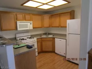 Photo #3: 2127941 Listing 