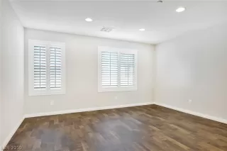 Photo #1: 2128015 Listing