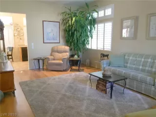 Photo #2: 2128032 Listing