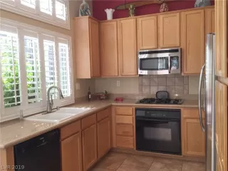 Photo #6: 2128032 Listing