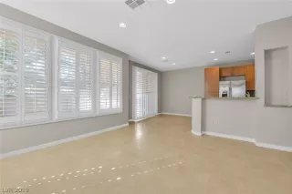 Photo #3: 2128033 Listing