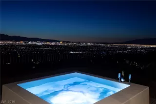 Photo #4: 2128066 Listing