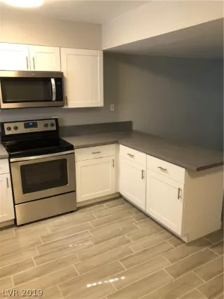 Photo #3: 2128118 Listing 