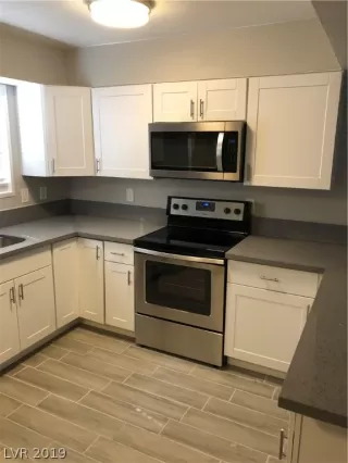 Photo #4: 2128118 Listing 