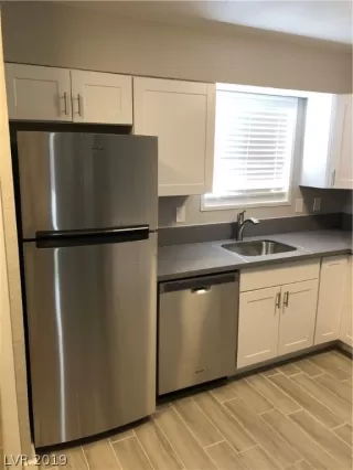 Photo #5: 2128118 Listing 