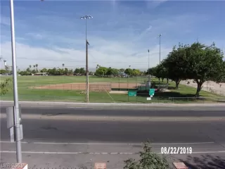 Photo #5: 2128170 Listing 