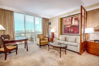 Photo #5: 2128177 Listing