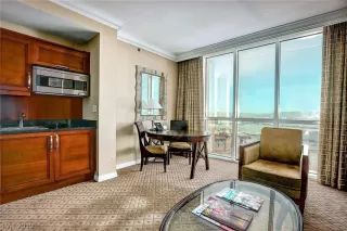 Photo #6: 2128177 Listing