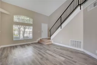 Photo #5: 2128247 Listing 