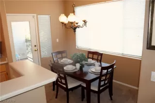 Photo #5: 2128255 Listing