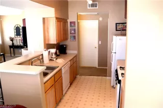 Photo #6: 2128255 Listing